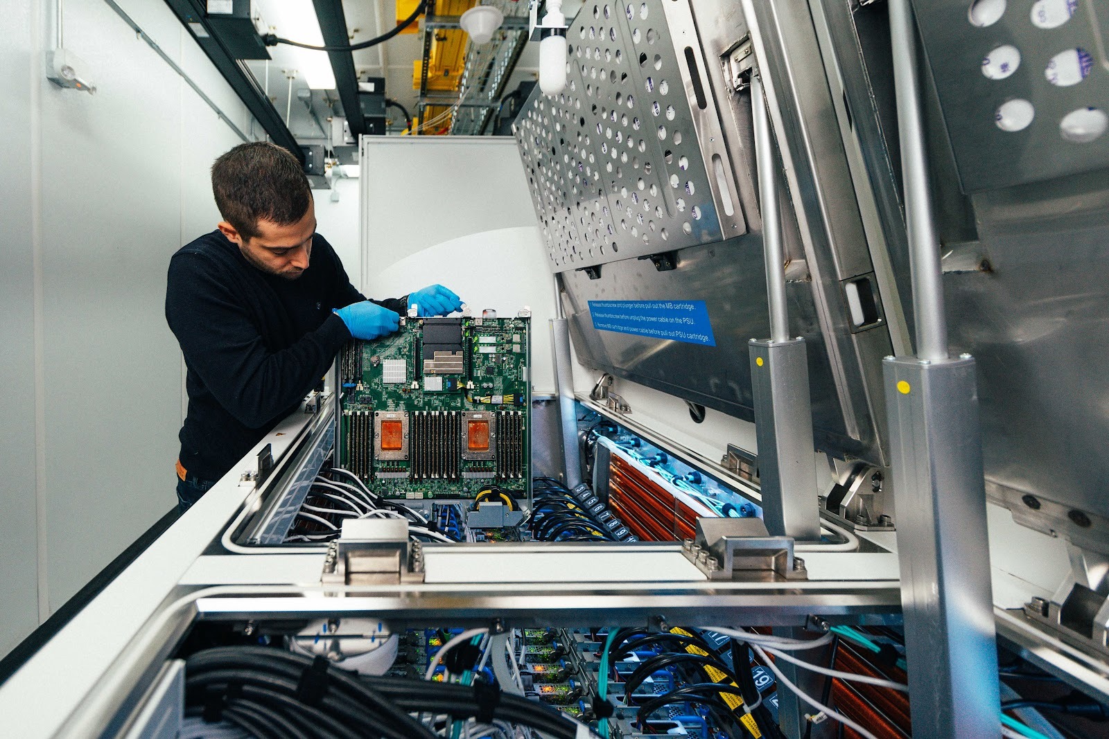 Immersion cooling to offset data centers' massive power demands gains a big  booster in Microsoft | TechCrunch